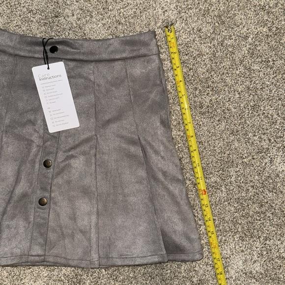 Women’s Size M Fall Skirt Bundle - Picture 5 of 9